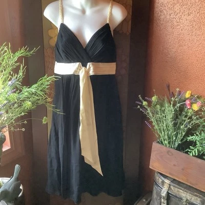 Jones New York Size 8 Strappy Black And Cream Silk V Front Dress - Image 1 of 4