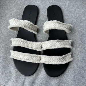Rothys Women’s Sz 12 SeaShell Sandal White Fringe Triple Strap Slide Flip Flop - Picture 1 of 12