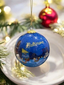 Handbemalter umgekehrter Glas Weihnachtsschmuck - Baltimore Maryland Stadtbild bei Nacht - Bild 1 von 19