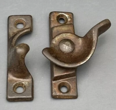 ANTIGUO MARCO DE METAL CERRADURA MARCO VENTANA MANTENER RECUPERADO Foto 1 de 4