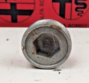 ALFA ROMEO NORD BENZINMOTOREN FRONTKAPPE D35mm 236031618 10275850 - Bild 1 von 3