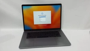Apple MacBook Pro A1707 15,4" (Core i7-7700HQ@ 2,80 GHz 16 GB Ram) 512 GB. - Foto 1 di 11