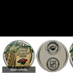 2005-2006 MERRY CHRISTMAS WHITE NHL LIMITED EDITION MINNESOTA WILD PUCK RARE - Picture 1 of 8