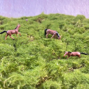 Flower Tree Miniatures HO/OO Scale Moss Lawn Horse Forest Farm Sand Table Model - Picture 1 of 8