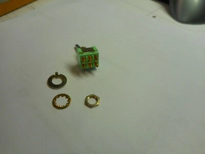 INTERRUPTOR DE PALANCA MTA206P DPDT CON ACCIÓN ENCENDIDO-APAGADO-ENCENDIDO Foto 1 de 3