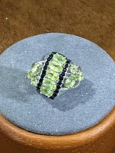 925 Sterlingsilber Peridot & schwarzer Spinell Cocktail Cluster Ring Größe 6 1/4 - Bild 1 von 4