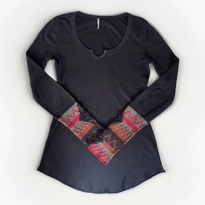 Puño de ganchillo vintage Free People térmico negro manga larga grande Foto 1 de 4