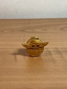 Disney Store Mini Marken! Star Wars seltene goldene Grogu/Baby Yoda Tasche - Bild 1 von 6