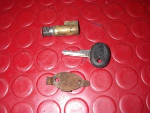 Cerradura de dirección original superior bloqueo de manillar llave Yamaha DT175 DT125MX DT175MX - Imagen 1 de 1