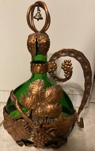 Metall ummantelt grün Glas Weinflasche Eisengriff verziertes Design Vintage deutsch - Bild 1 von 14