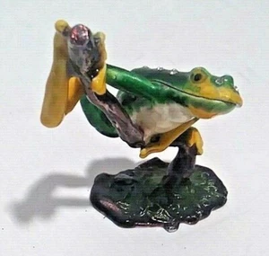 Frog Enamel Trinket Box Perched on a Branch with Rhinestones Jewelry Box ~4" - Bild 1 von 9