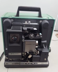 Vintage BELL & HOWELL 16mm Movie PROJECTOR FILMOSOUND Model 1585 for parts - Picture 1 of 8