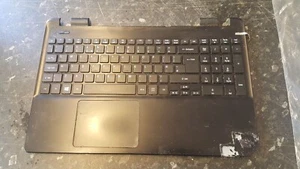 ACER ASPIRE E5-521 - REPOSAMANOS DEFECTUOSO - TECLADO SIN PROBAR - PARA PIEZAS/TECLAS - B454 - Imagen 1 de 6