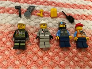 LEGO Town City Mini Figures & Accessories READ - Picture 1 of 5