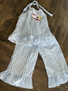 Gr. 5 Outfit Neckholder Oberteil Rüschen Hose Segelboot individuell sehr guter Zustand - Bild 1 von 3