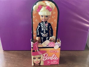 Muñeca Chelsea Kelly 2010 Halloween Barbie Esqueleto NRFB V9445 Objetivo Exclusivo - Imagen 1 de 3