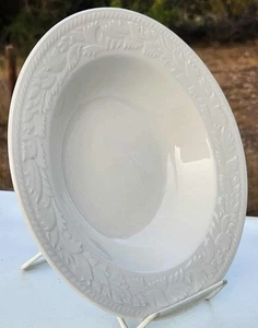 Sango GARLAND 8837 geprägte Schnörkel Blatt 8 3/4" Rand Suppenschüssel weiß Steinzeug - Bild 1 von 10