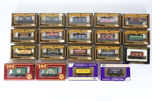 Mainline Dapol Airfix OO Gauge Large Selection of Private Owner Wagons x 19 - Foto 1 di 6