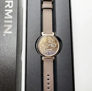 Garmin Lily 2 Classic Nylon Band 010-02839-52 Café Nylon/Crema Oro - Imagen 1 de 4