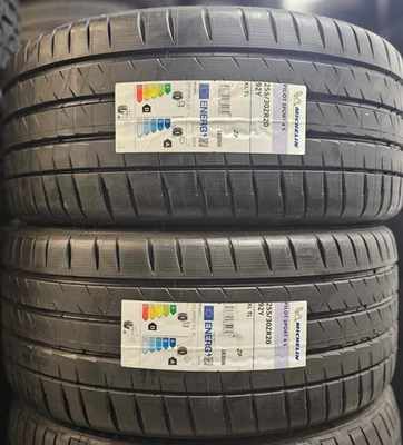 2X MICHELIN PILOT SPORT 4S 255/30 ZRFT20 XL 92Y RUNFLAT ZP 255 30 20 2553020 D+A - Image 1 of 3