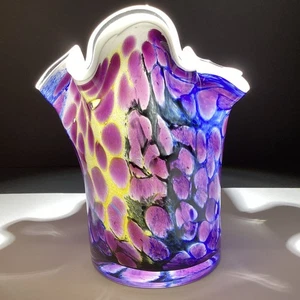 Vintage bunte Vase Glaskunst kassiert/gefasst Glas mundgeblasen geraffter Rand - Bild 1 von 12