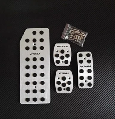 COPRI PEDALI PEDALIERA ALLUMINIO PER SUZUKI VITARA CON LOGO CAMBIO MANUALE - Immagine 1 di 2