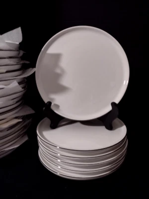 6 piezas NUEVO de caja PURE LIVING Diseño Interior (6) 8" PLATO ENSALADA Borde Blanco Negro Foto 1 de 3