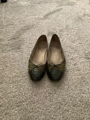 Chanel Green/Black Cap Toe Ballet Flat Size 36 - Image 1 of 4