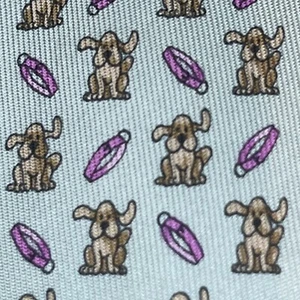 180 £ SALVATORE FERRAGAMO LUXUS SEIDENKRAWATTE MIT HUND- UND HALSBANDDRUCK HERGESTELLT IN ITALIEN Y7 - Bild 1 von 10