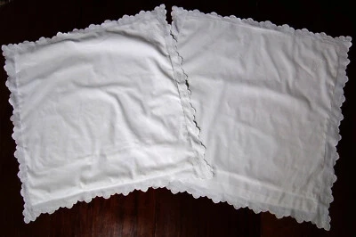 Paire de Taies festonnées en Fil de Lin avec monogramme "T" brodé - Photo 1/4