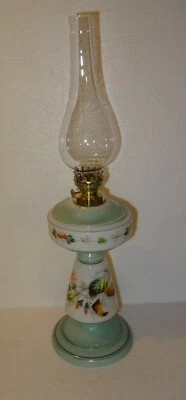 MAGNIFIQUE LAMPE EN OPALINE A FLEURS STYLE LOUIS PHILIPPE AVEC VERRE D'ORIGINE - Photo 1/4