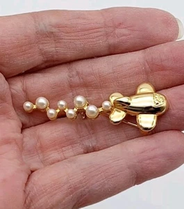 Vintage signierte Brosche GIO kleines Flugzeug mit Kunstperlen Perlen Kondensstreifen goldfarben - Bild 1 von 6