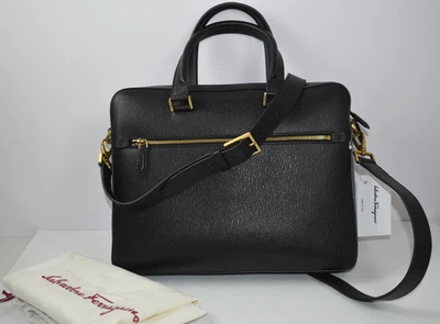Nuevo con etiquetas Ferragamo Negro Guijarro Cuero de becerro Convertible Maletín Correa para el Hombro Bolso Foto 1 de 4