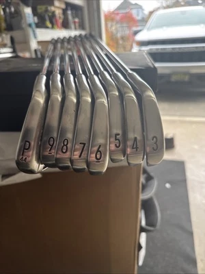 Titleist T100S 铁杆套装 3-PW Project X 硬质右手杆 — 第 1/4 张图片