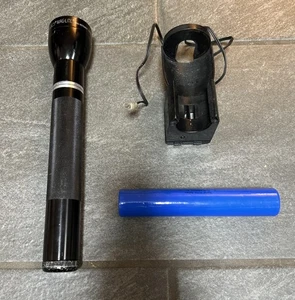 Linterna recargable MAG-LITE - Imagen 1 de 10