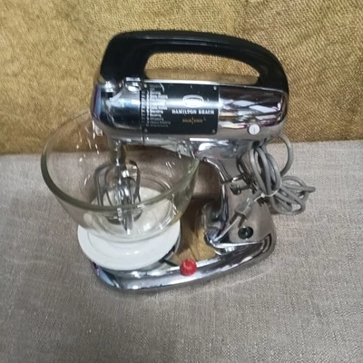 ¡¡GUAU!! ¡Mezcladora de pie Scovill Hamilton Beach de estado sólido de 10 velocidades de colección!! Foto 1 de 3