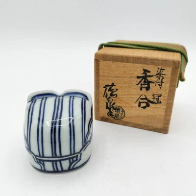 Porta incienso azul y blanco corona Nishimura Tokusen utensilios ceremonia té  Foto 1 de 4