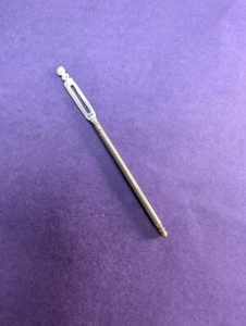 Aiguille Passe Lacet en Argent de Nécessaire à Couture - Photo 1/8