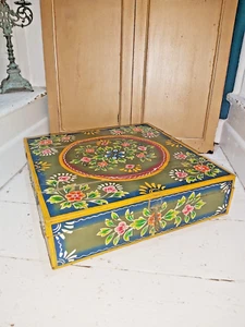INDIAN VINTAGE HAND PAINTED IRON STORAGE TRUNK/DIDSPLAY - Picture 1 of 20