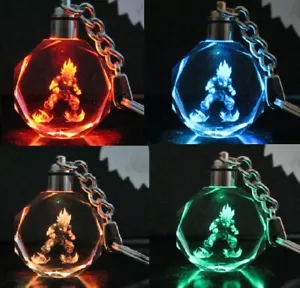 Ciondolo Luce LED Dragonball Z Son Saiyan Goku Cristallo Portachiavi 1pz - Foto 1 di 5