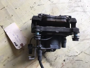 2003-2005 AUDI A4 B6 CABRIOLET OEM LEFT DRIVER SIDE FRONT BRAKE CALIPER W/ PADS - Picture 1 of 3