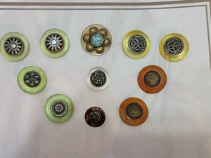 11 ANTIQUE ROUND EXTREMELY UNIQUE/RARE BUTTONS ORIGINAL RESIN PLASTIC METAL - Picture 1 of 11