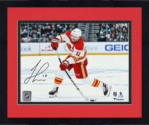 Framed Jonathan Huberdeau Calgary Flames Signed 8 x 10 Shooting Photo - Picture 1 of 1