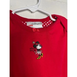 Walt Disney World Minnie Mouse Rojo Una Pieza Bordado Talla 24 Meses - Imagen 1 de 5