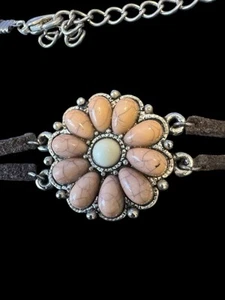 Gargantilla colgante de piedra floral rosa con cordón de cuero, Southwestern Western 16" Z11 - Imagen 1 de 5