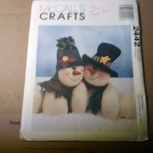 S55- McCall's 2442 Crafts Pattern Melting Hearts Snowman Uncut Holiday Theme - Picture 1 of 4