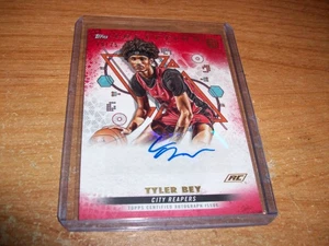 2022-23 Topps Inception Red OTE Basketball Tyler Bey Auto Card 19/75 - Foto 1 di 3