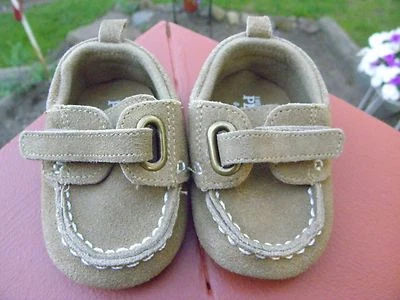 ZAPATOS The Children's Place Infantil BEBÉ Color Caramelo Imitación Gamuza ~ Talla 0-6 meses  Foto 1 de 4