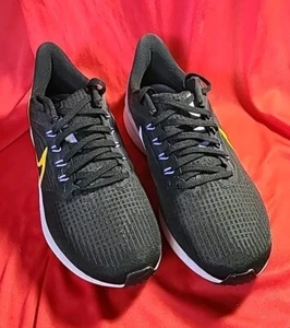 Size 8.5 - Nike Air Zoom Pegasus Black RARE Yellow & Purple Stripe BRAND NEW - Picture 1 of 8