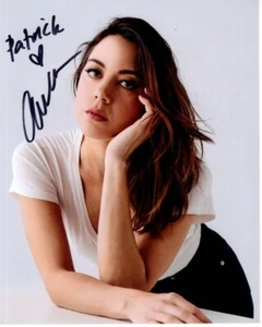 Fotografía 8x10 autografiada firmada por AUBREY PLAZA - a Patrick - Imagen 1 de 1